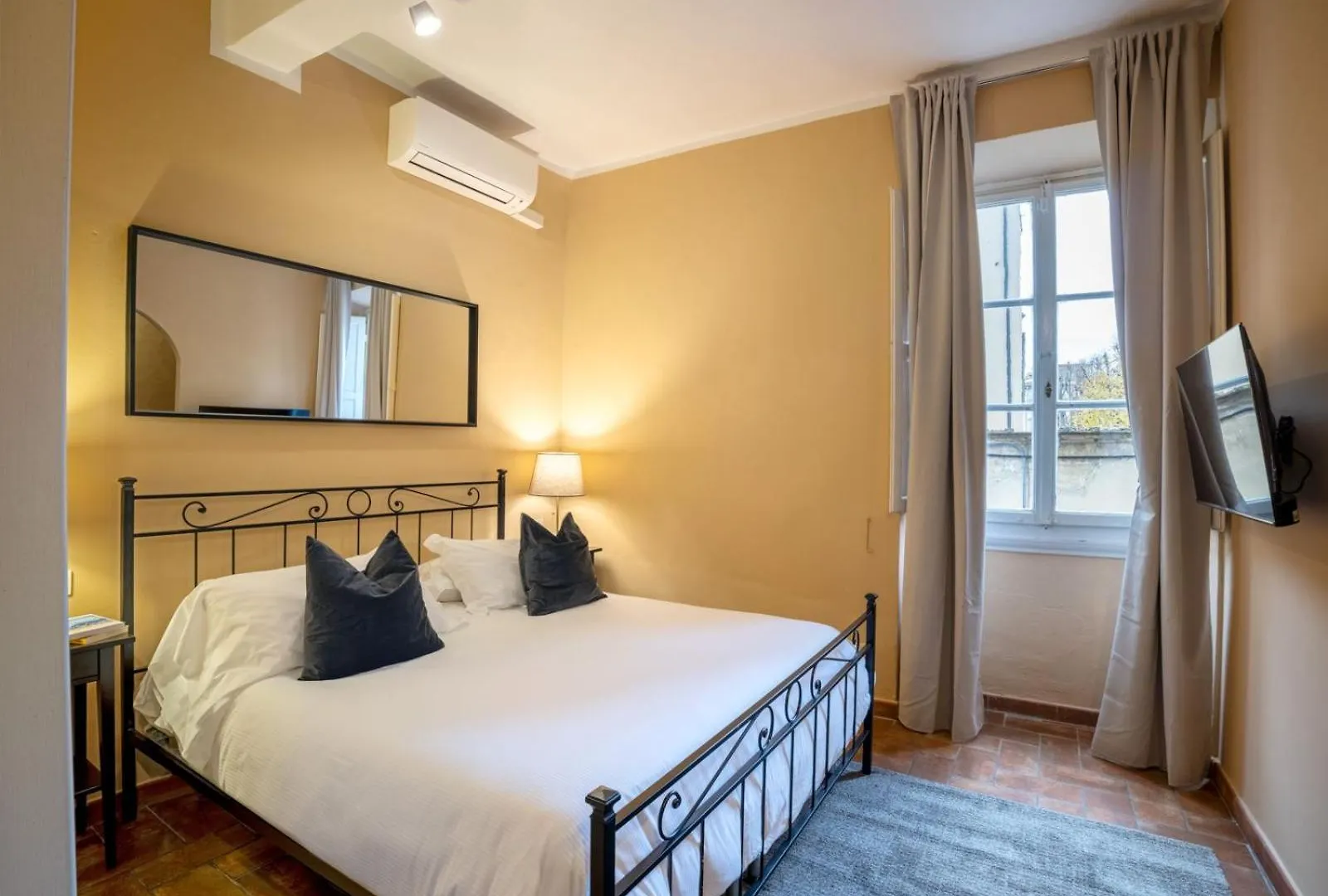 Apartment S1 Tower - Dolcevita Holiday Florence